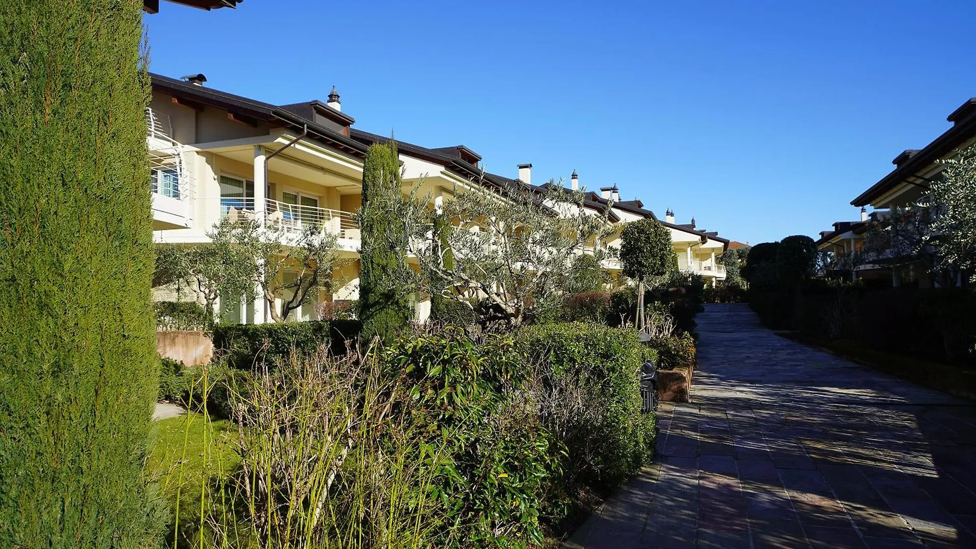 Resort Caesar C4 Sirmione - Gardagate 0*,  Olaszország